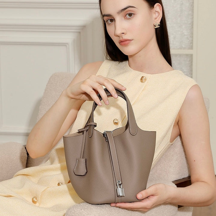 Sac cabas en cuir véritable pour femme avec boucle argentée